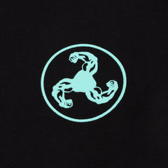 GREEN LOGO PUFF PRINT BLACK T-SHIRT + ISLES